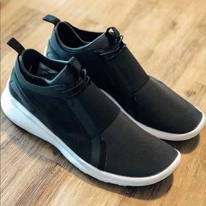 Nike slip on running shoes◾️